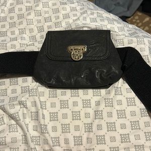 Small Black Belt Bag w Elastic Belt